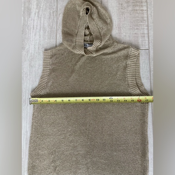 Zara Gold Mesh Sleevless Hoodie - Picture 4 of 5
